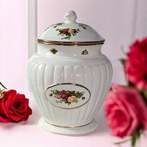 Royal Albert Old Country Roses Large Fluted Cookie Jar – Bone China - Excellent